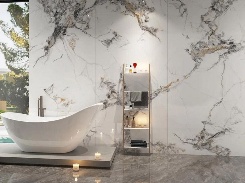 Les feuilles de marbre en PVC peuvent-elles être utilisées dans une salle de bain?