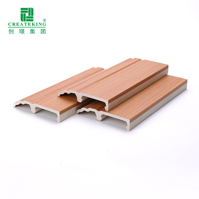 Plinthe à clipser en PVC 85*16 mm