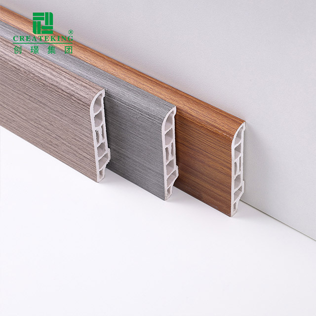 Plinthe en PVC à grain de bois 60*15 mm