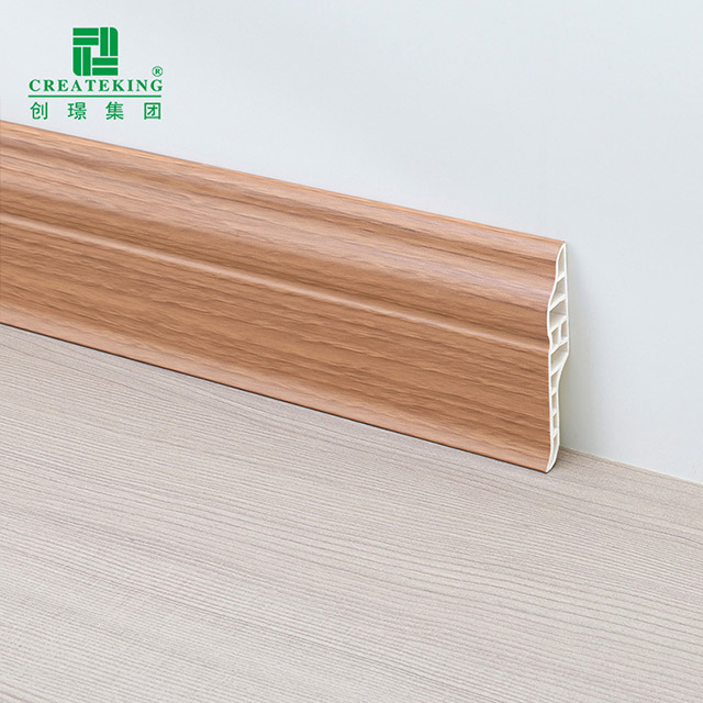 Plinthe multifonctionnelle en PVC 68*16 mm