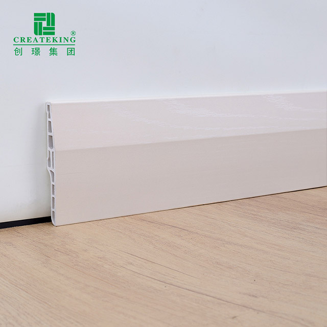 Plinthe creuse chanfreinée en PVC 100*15 mm