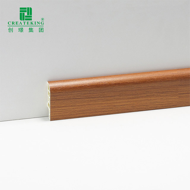 Plinthes SPC à grain de bois 50*15 mm