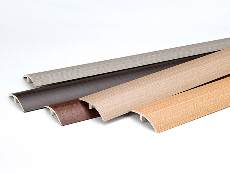 R&eacute;ducteur de plancher en PVC 48*7,5 mm