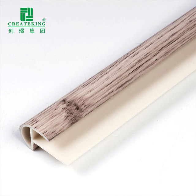 Nez de marche rond en PVC 40*20 mm