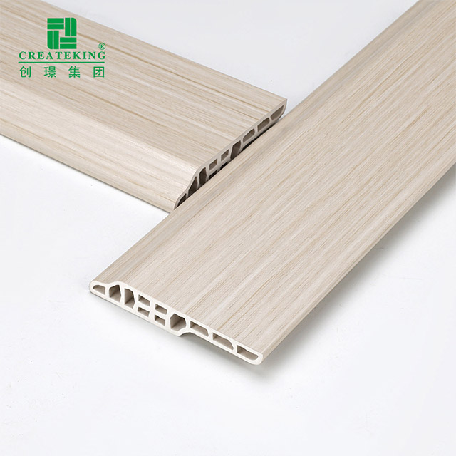 Plinthe en langue d'agneau en PVC 80*14 mm