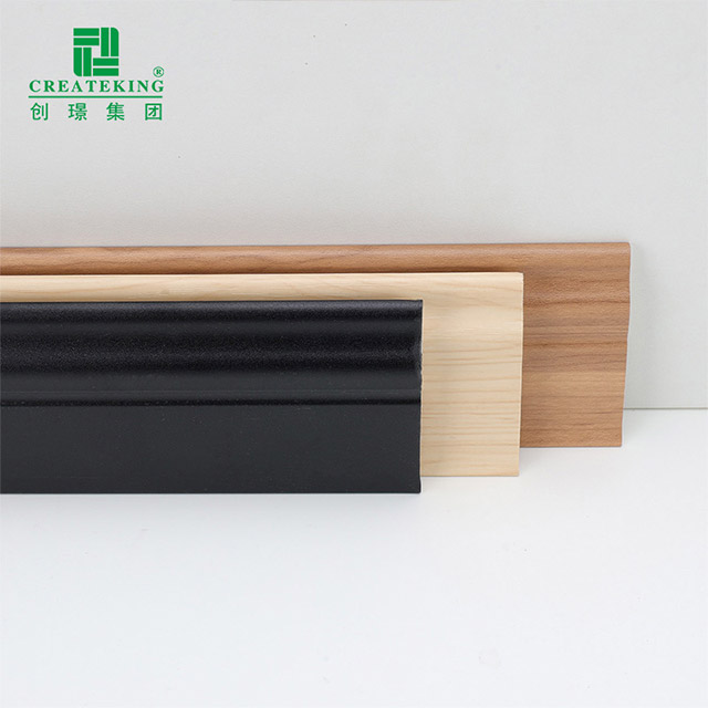 Plinthe creuse multi-cavité en PVC 70*16 mm