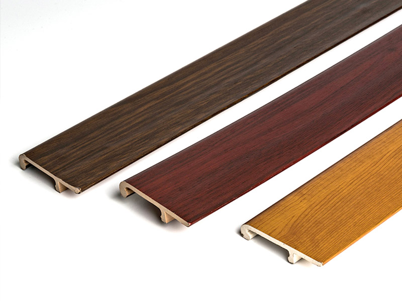 Plinthe &agrave; clipser en PVC 75*15 mm