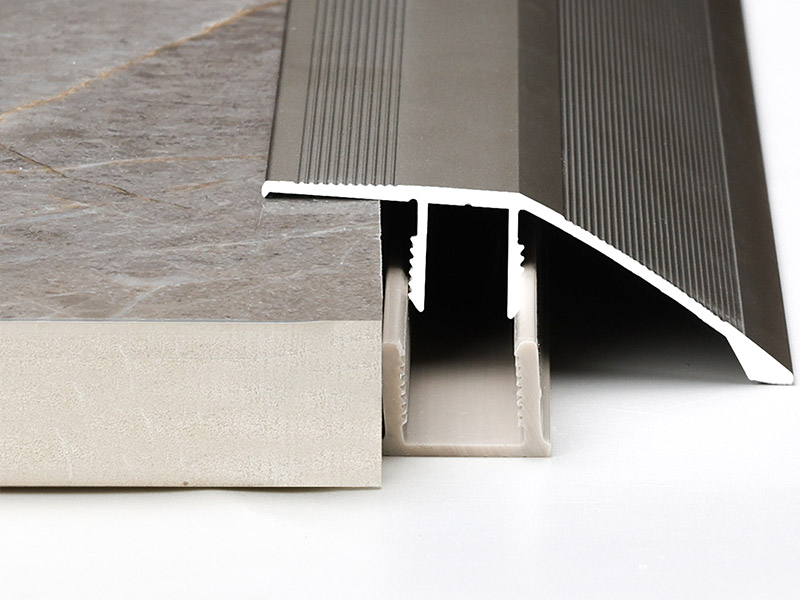 Bandes de seuil en alliage d'aluminium
