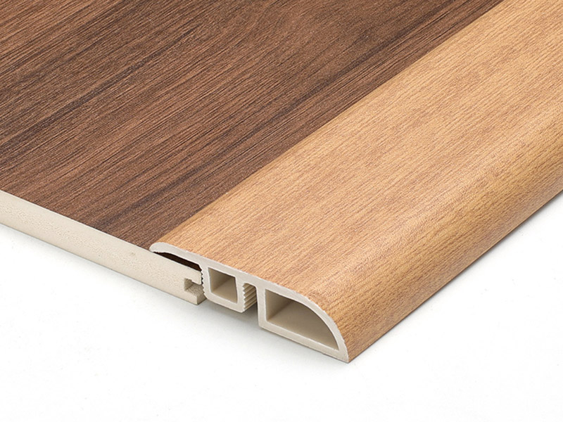 Embout / Seuil de bord