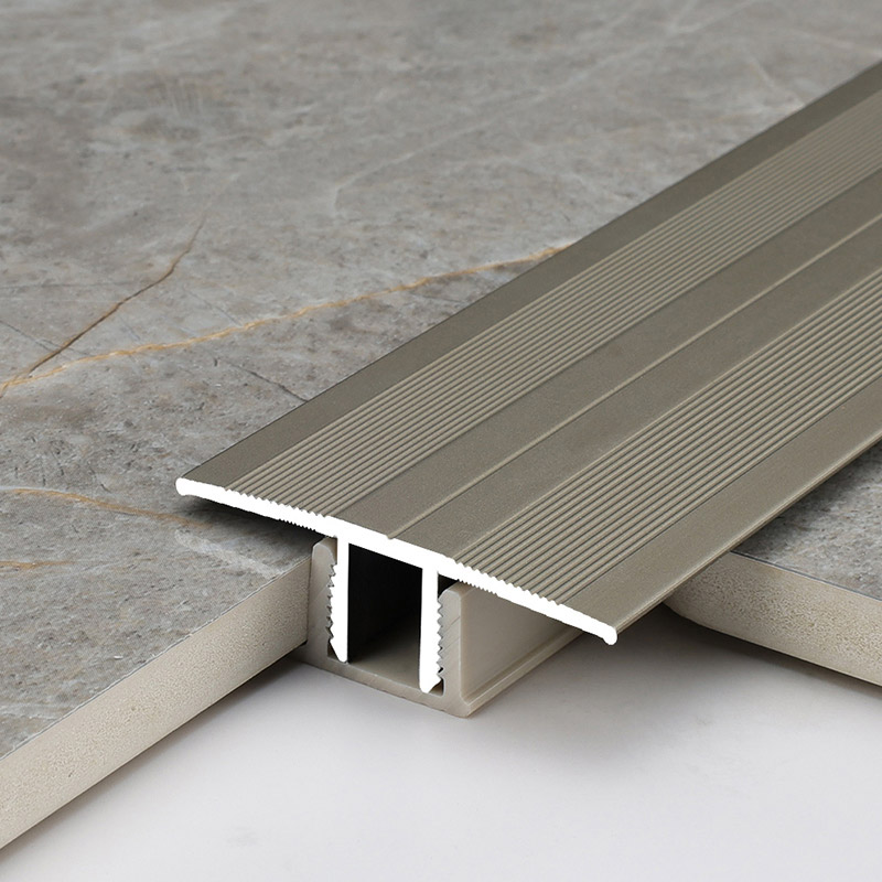 Bande de transition en alliage d'aluminium en forme de T