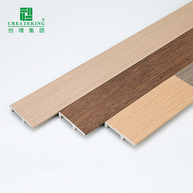 Plinthe à clipser en PVC 60*12 mm