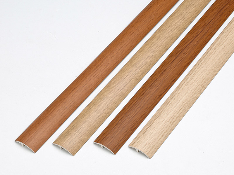 Bande de transition pour rev&ecirc;tement de sol Spc &agrave; grain de bois 32*4 mm