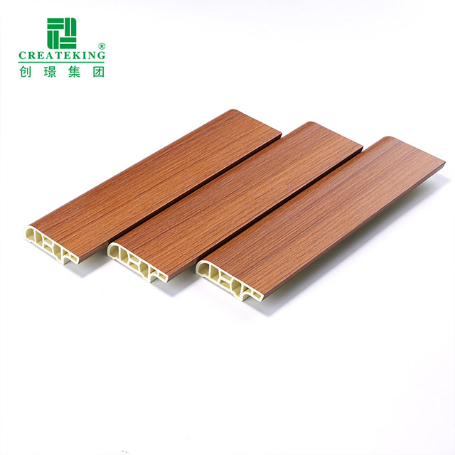 Plinthes SPC à grain de bois 50*15 mm