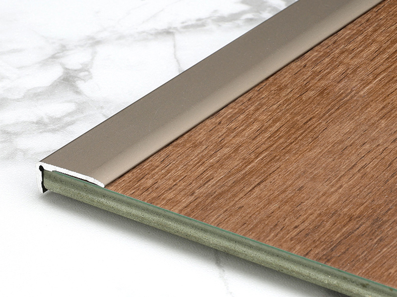 Bande de chant de plancher en aluminium en forme de L