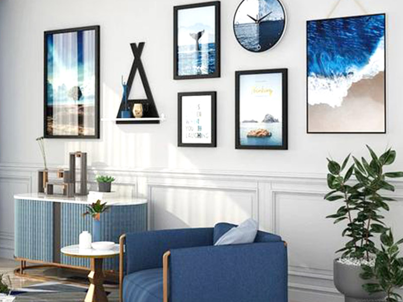 Quelles sont les boiseries qui montent à mi-chemin du mur?