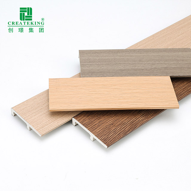 Plinthe à clipser en PVC 60*12 mm