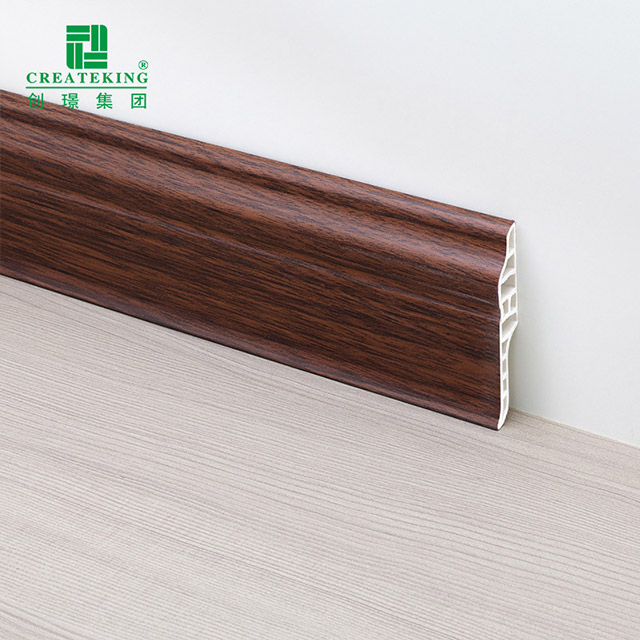 Plinthe multifonctionnelle en PVC 68*16 mm