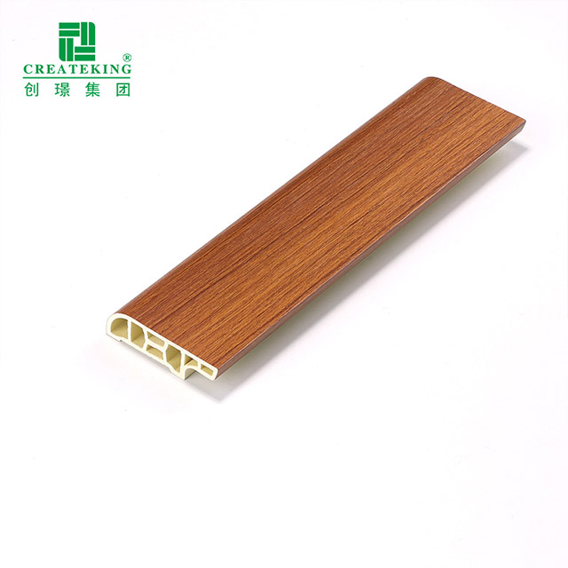 Plinthes SPC à grain de bois 50*15 mm