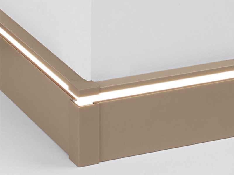 Plinthe en aluminium LED 50*9mm