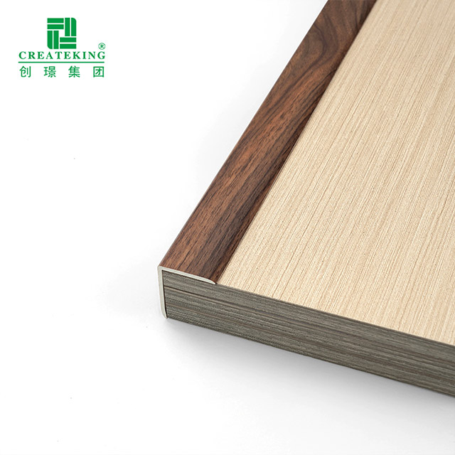 Protecteur d'angle de plancher en bois massif PVC en forme de L 32*28mm 