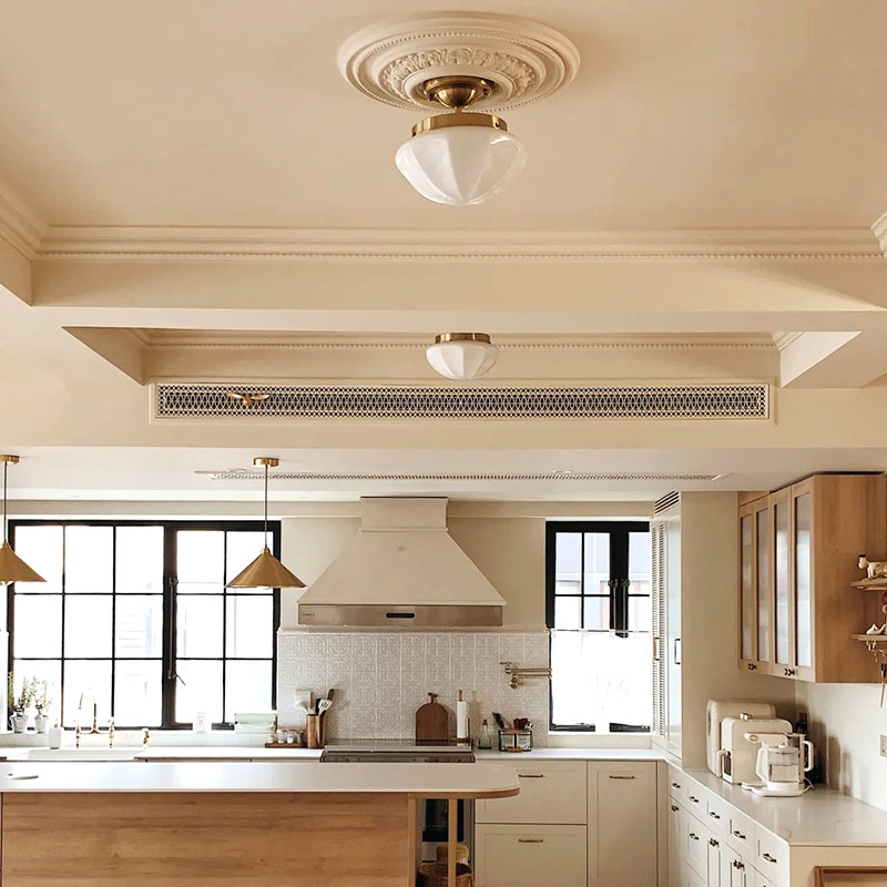 6 conceptions créatives de plafonds en PVC pour salon