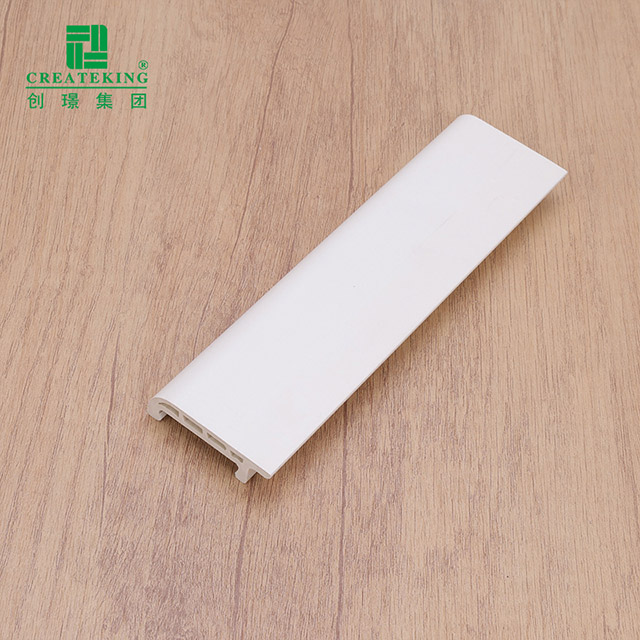 Plinthe à clipser en PVC 50*15 mm