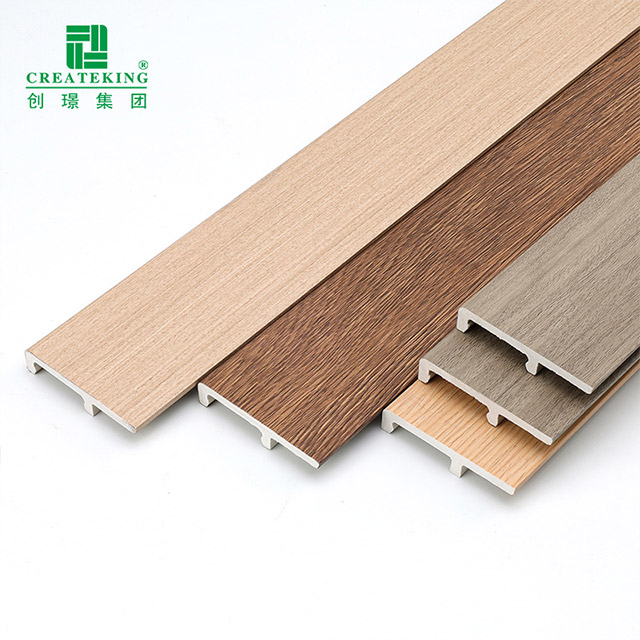 Plinthe à clipser en PVC 60*12 mm