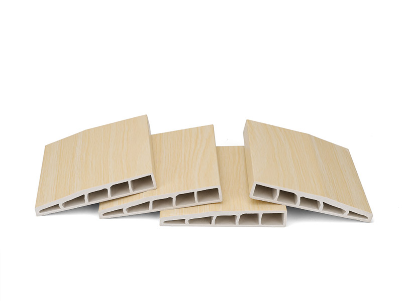 Plinthe en PVC chanfrein&eacute;e 100*15 mm