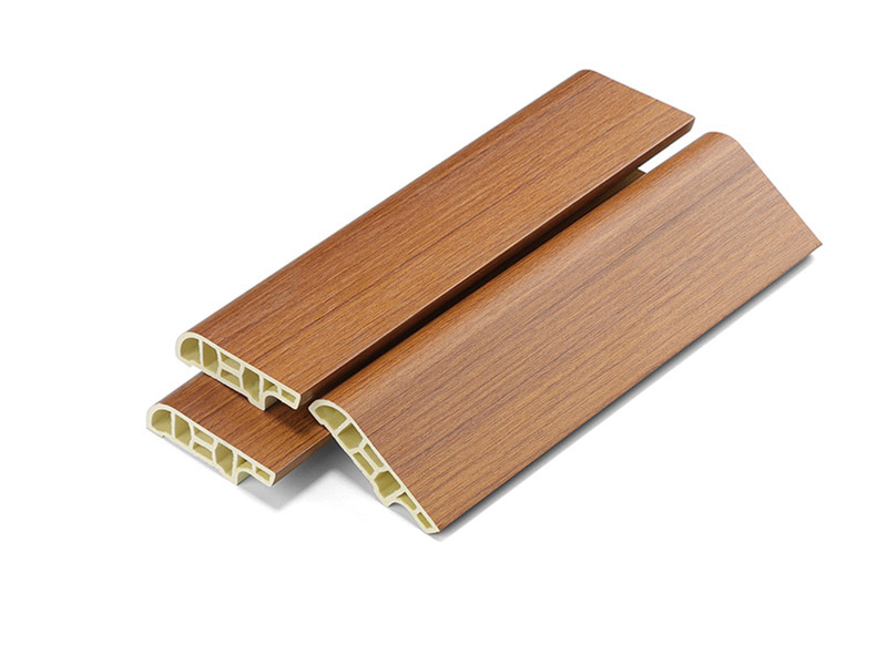 Plinthes SPC &agrave; grain de bois 50*15 mm