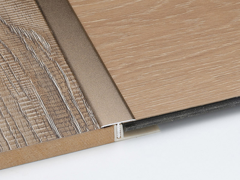 Bande de transition de sol en aluminium moul&eacute; en T