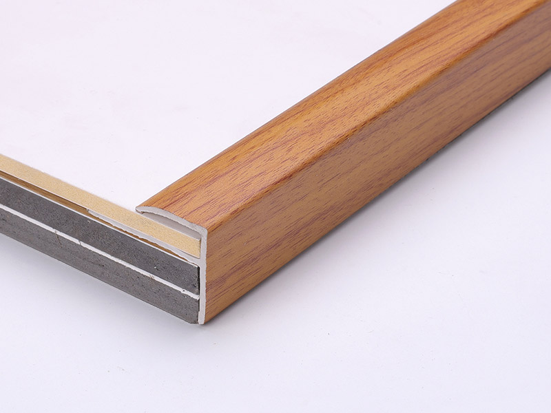 Profils de nez de marche SPC en forme de F 20*25 mm