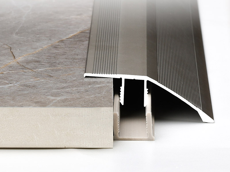 Qu'est-ce qu'une bande de transition métallique ?