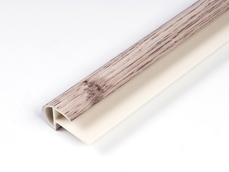 Nez de marche rond en PVC 40*20 mm