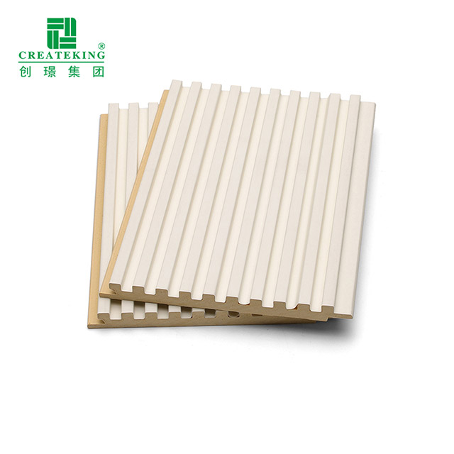 Grille solide cannelée en PVC 108*9.2mm