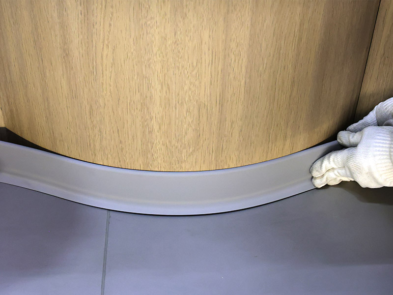 Plinthes en PVC rigide et plinthes en PVC flexibles