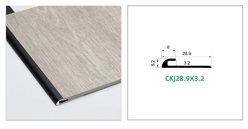 Garniture de bord de plancher en forme de C