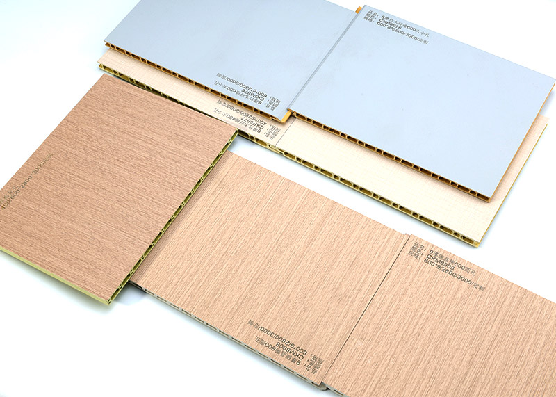 Quelle est la durée de vie des panneaux muraux intérieurs en PVC ?