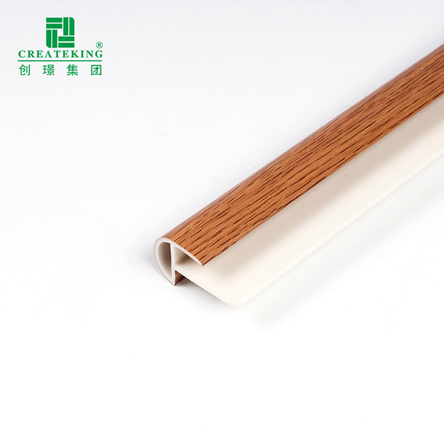 Nez de marche rond en PVC 40*20 mm