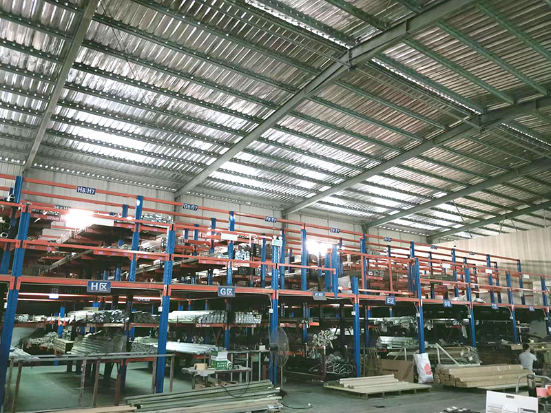 Compétences d'installation faciles pour les produits de plinthes en alliage d'aluminium